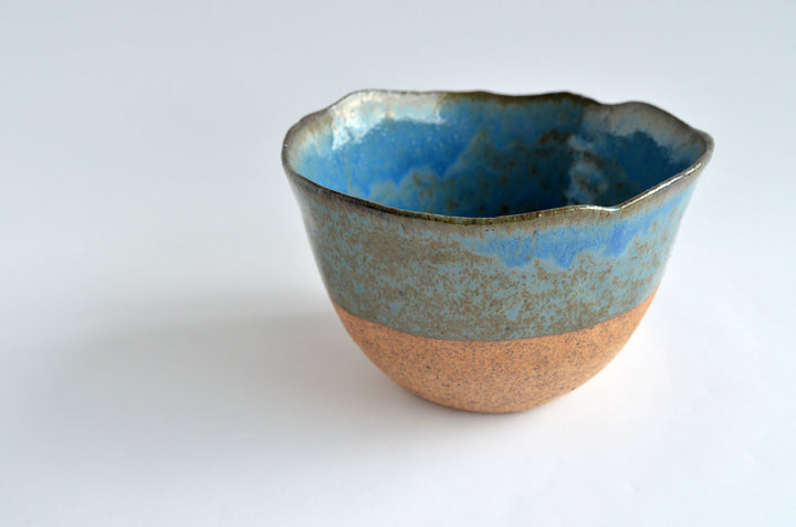 9.13-ceramica-gres-greda-raku-esmalte-agua-pocillo-deco-decoracion-azul-indigo-volcan-arcilla-fuente-regalo-matrimonio-manos-del-alma,,,.