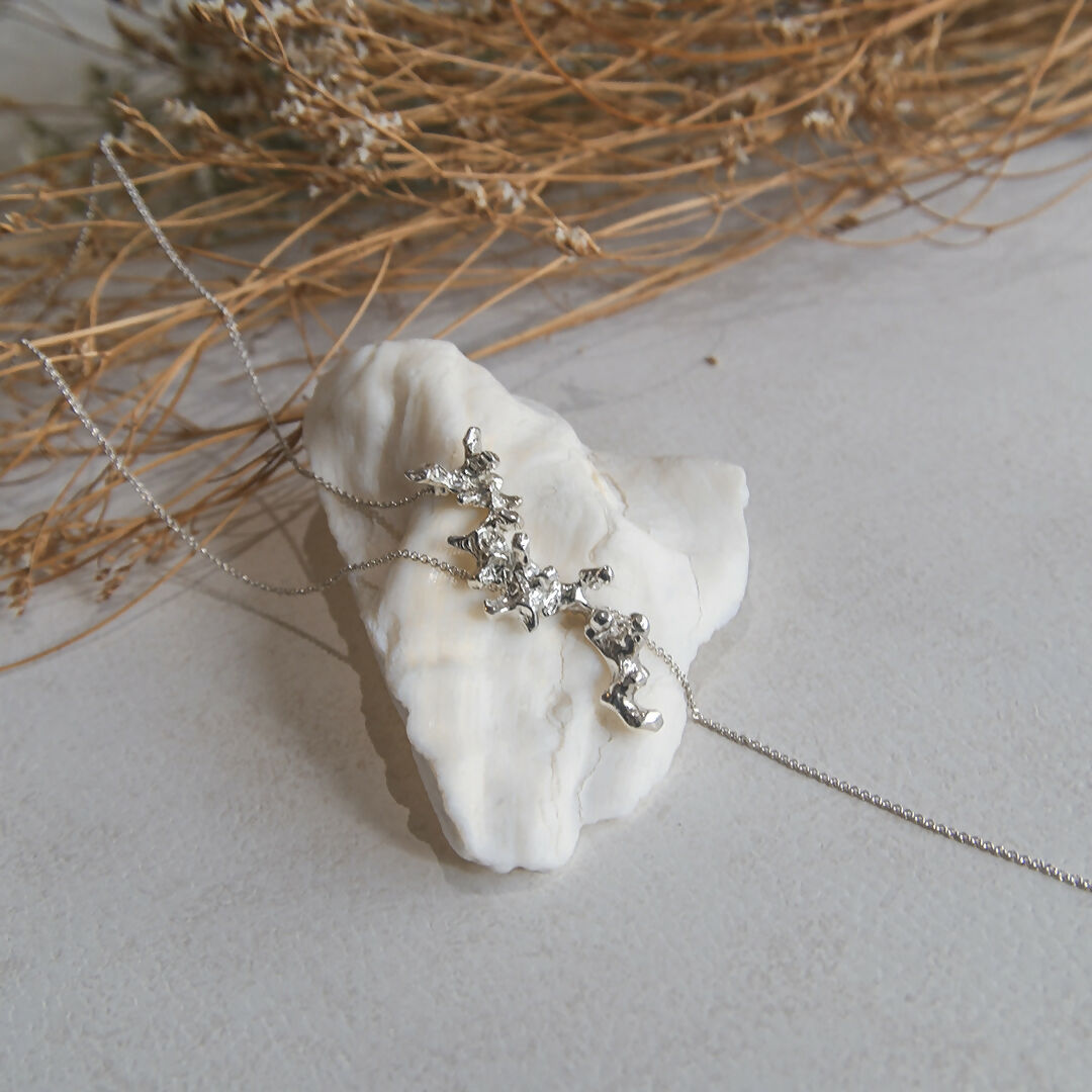 Collar Lokani-plata-maialen