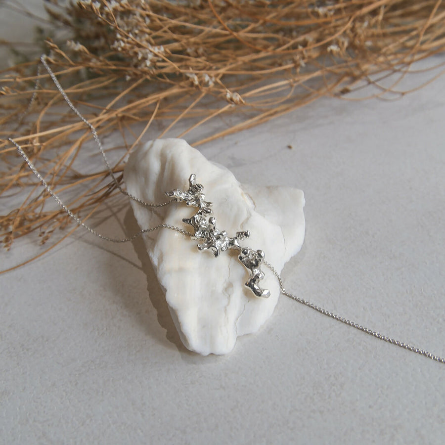 Collar Lokani-plata-maialen