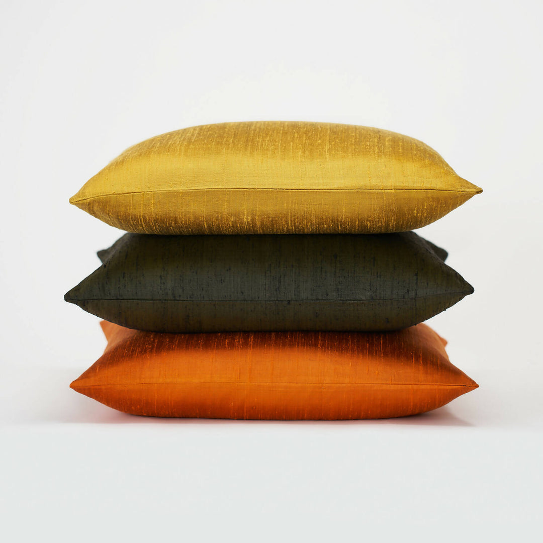 Cojín 100% seda, tamaño 50x50cm, relleno de plumas