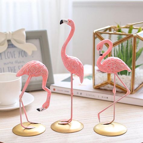 Flamingo Fabulous agachado