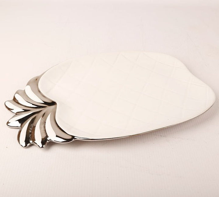 PLATO DE CERÁMICA CON FORMA DE PIÑA DE 33 X 22 CMS