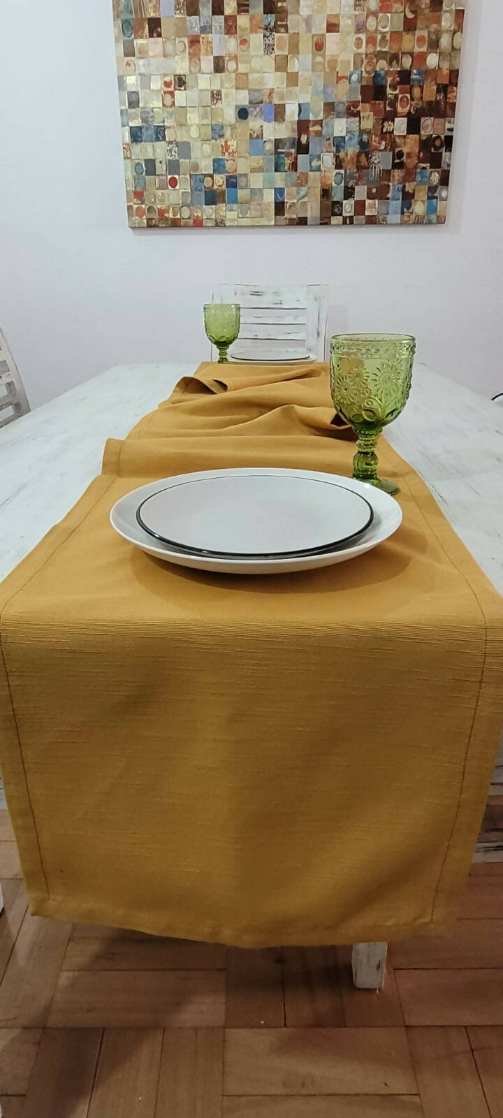 Camino de Mesa color mostaza