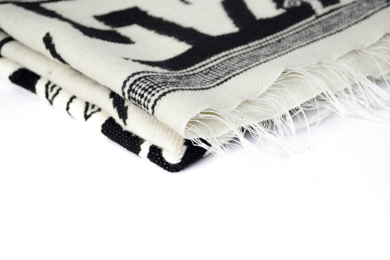 "Iguanas" Gran tapiz o alfombra en lana cruda y negra