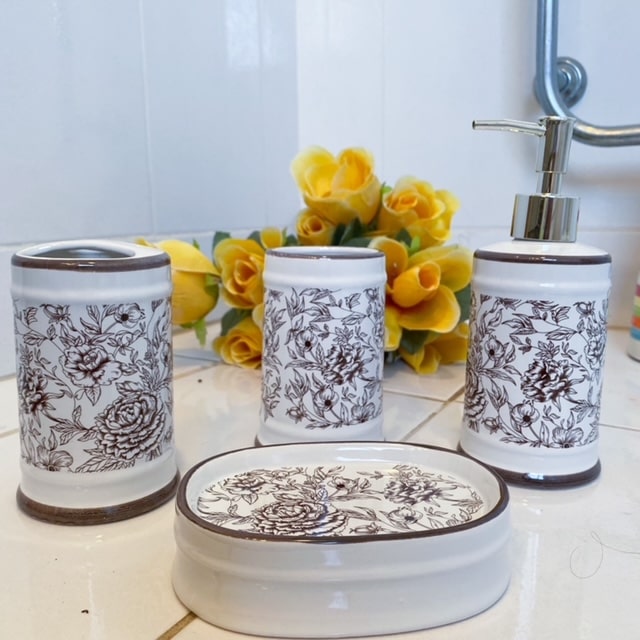 Set de Baño Flores 4 Piezas Blanco y Camel