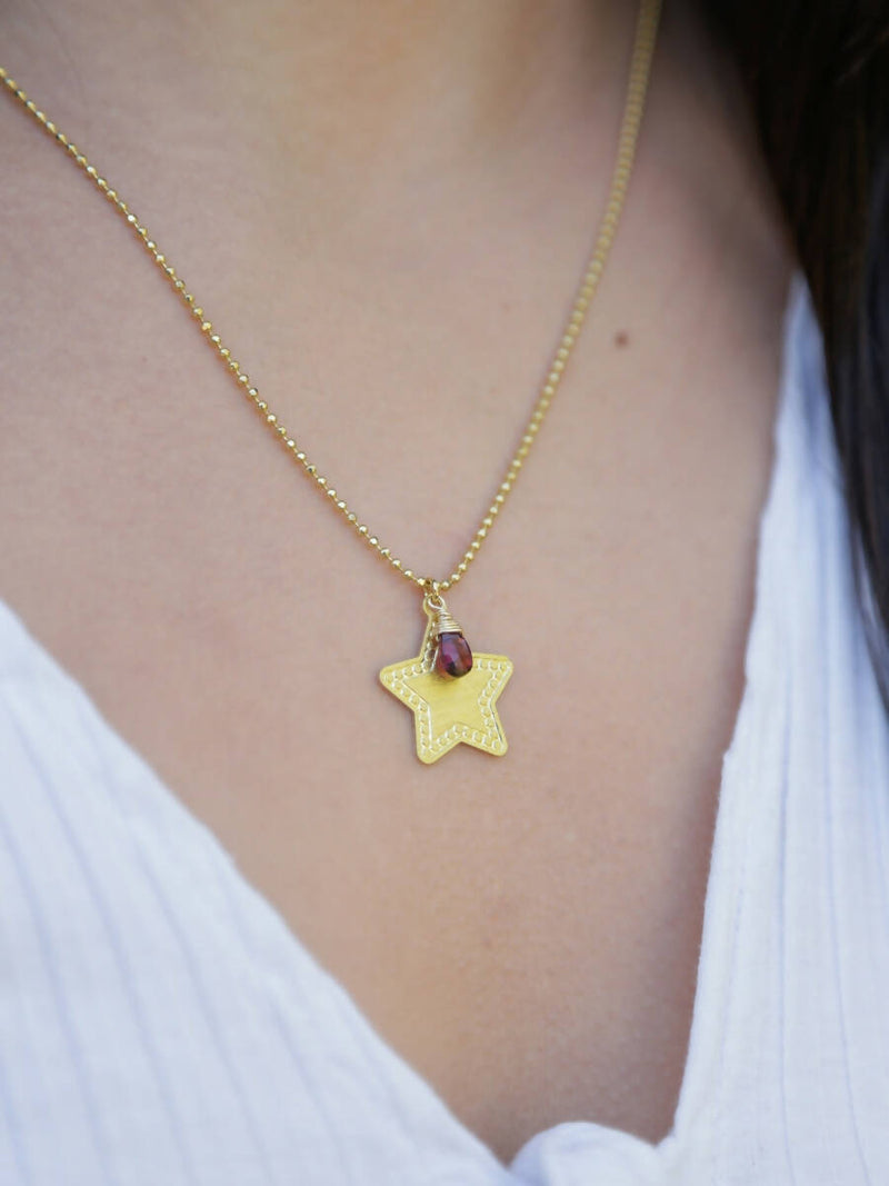 Collar Huellas Estrella Granate 3 - LD842