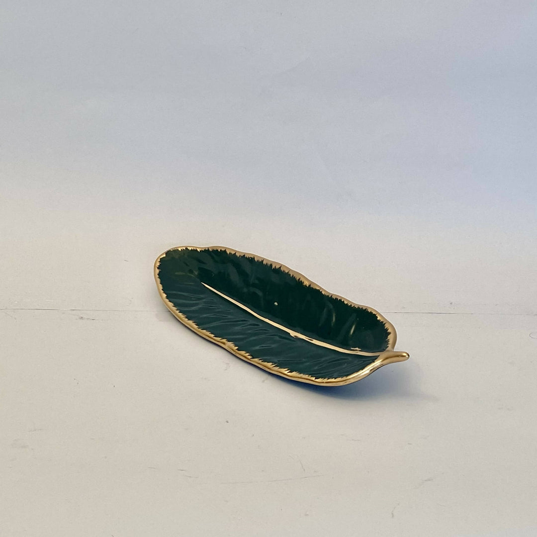 PLATO DISEÑO PLUMA VERDE Y DORADO PEQUEÑO