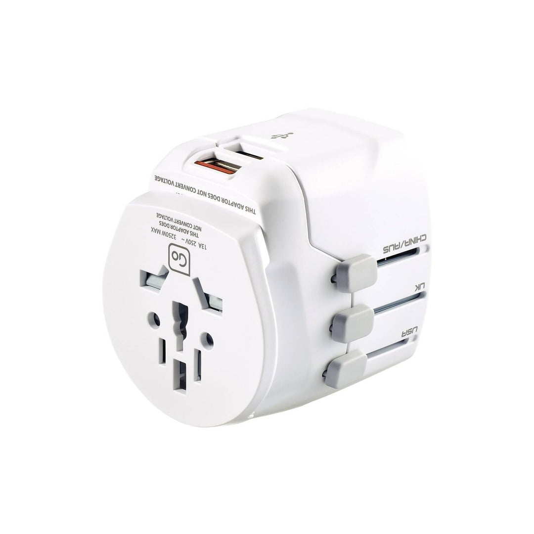 Adaptador Enchufe Universal con Tierra y 2 Puertos USB