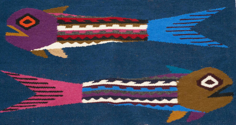 C.40-alfombra-tapiz-tejido-lana-telar-artesania-decoracion-deco-mural-ecuador-otovalo-pez-pescado-piscis-azul-manos-de-america,
