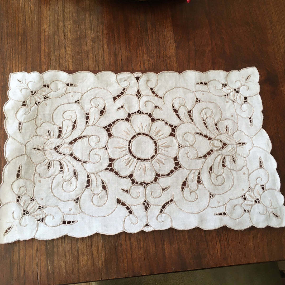 Bandejero Bordado Beige