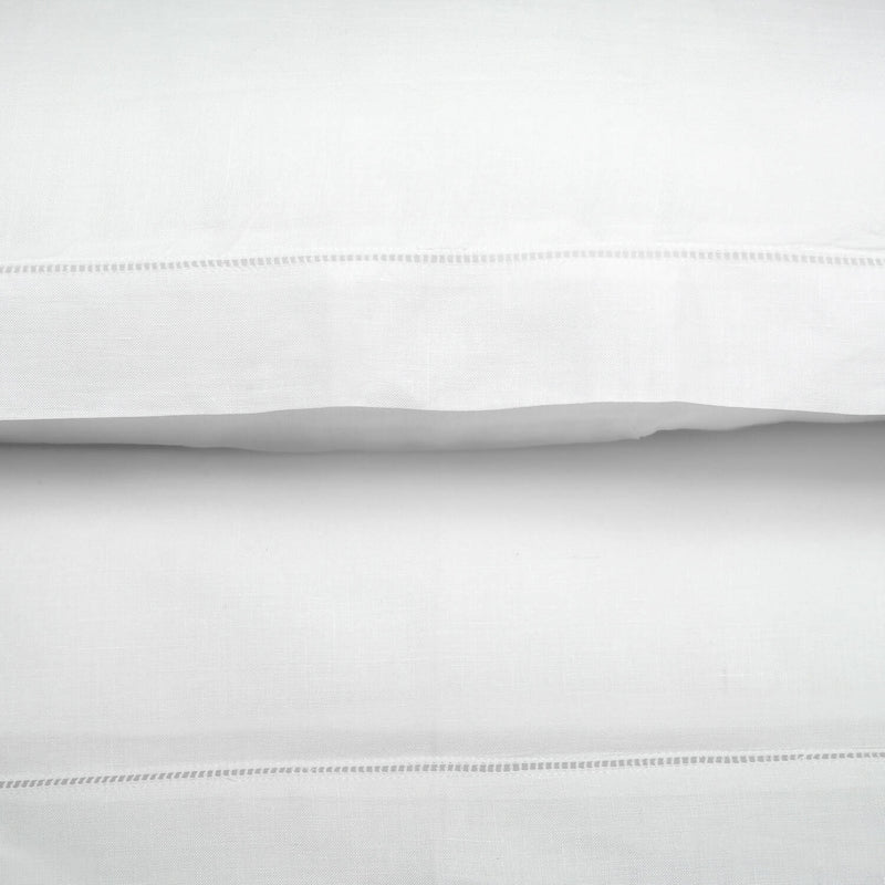 Set 2 fundas de almohada 100% lino, deshiladas a mano.