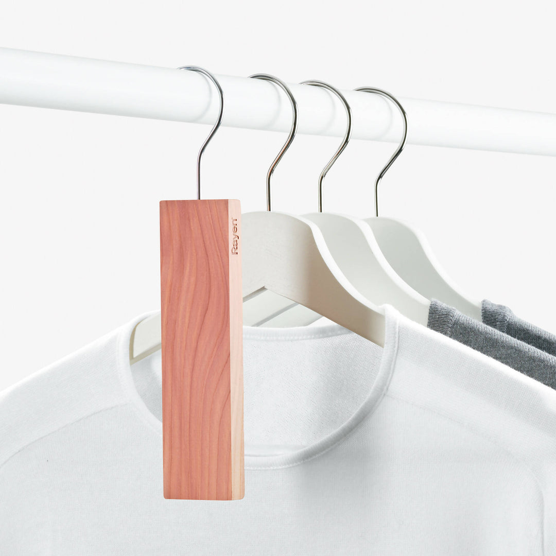 Perchas de Madera de Cedro Rayen