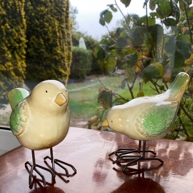 Set de 2 Pájaros de Cerámica Verde y Crudo