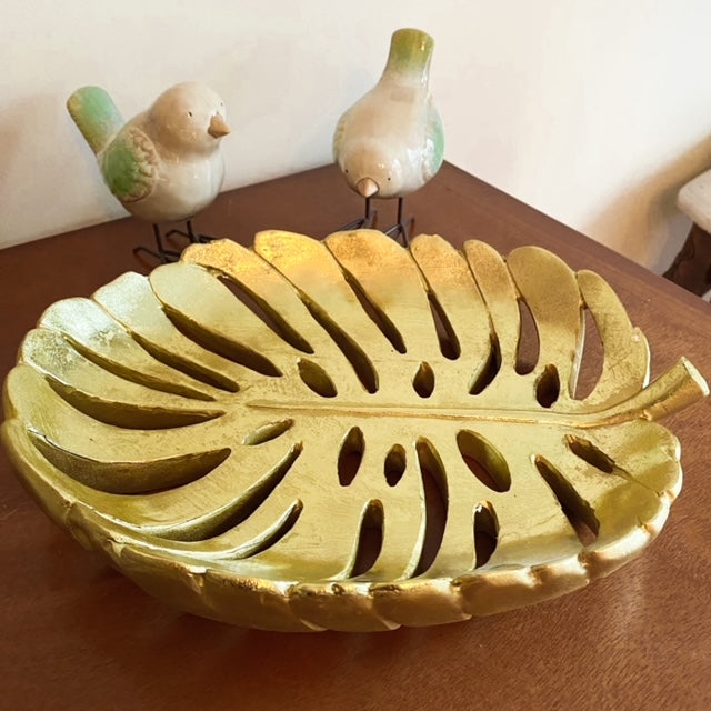 PLATO DISEÑO HOJA DORADA 36 LARGO X 26 CMS