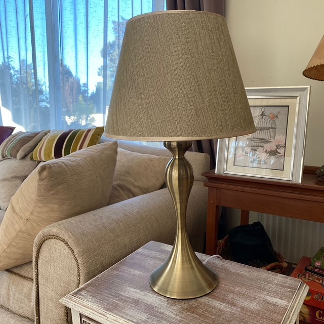 LÁMPARA COLOR BRONCE GRANDE ESTILO CLÁSICO