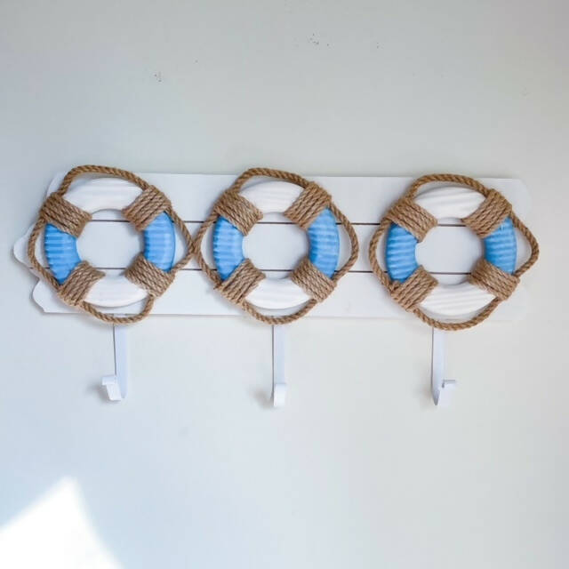 Perchero Marino con 3 Flotadores y Ganchos Decorativos