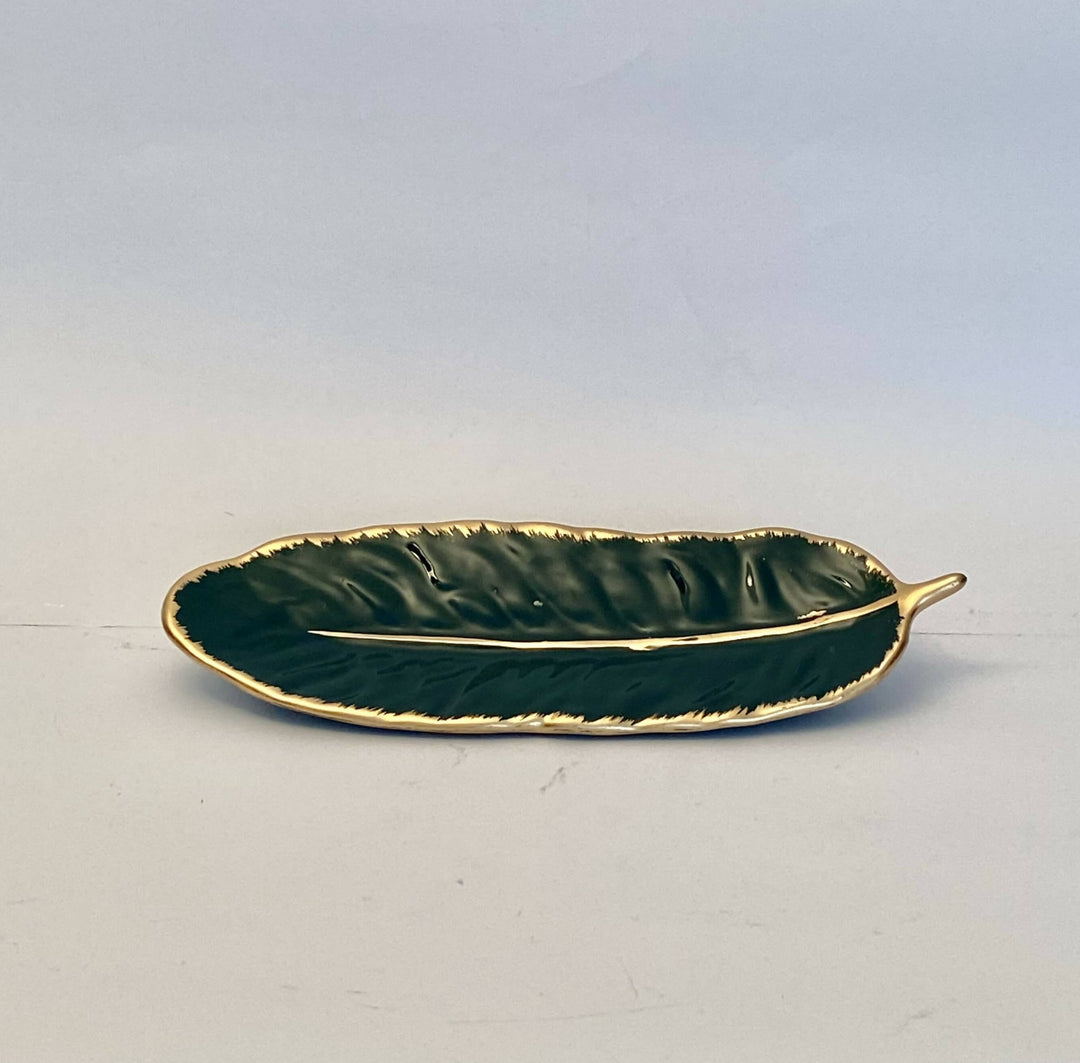 PLATO DISEÑO PLUMA VERDE Y DORADO PEQUEÑO