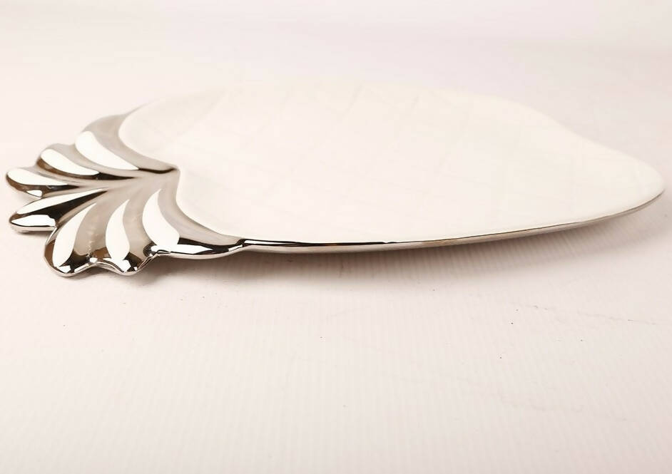 PLATO DE CERÁMICA CON FORMA DE PIÑA DE 33 X 22 CMS