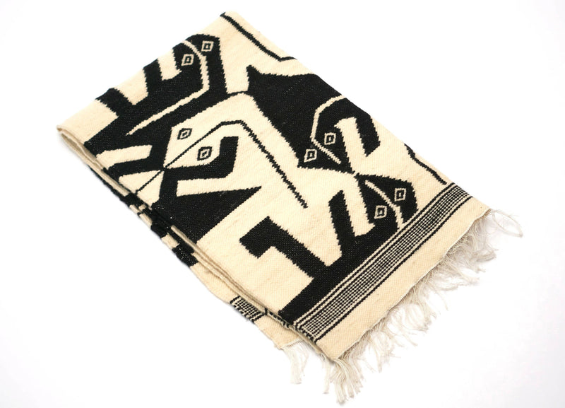 "Iguanas" Gran tapiz o alfombra en lana cruda y negra